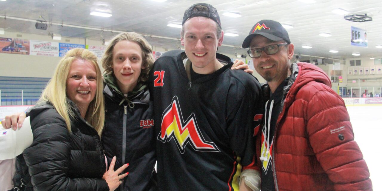 Montagnard pour Toujours : Le Hockey, la Fraternité et la Famille