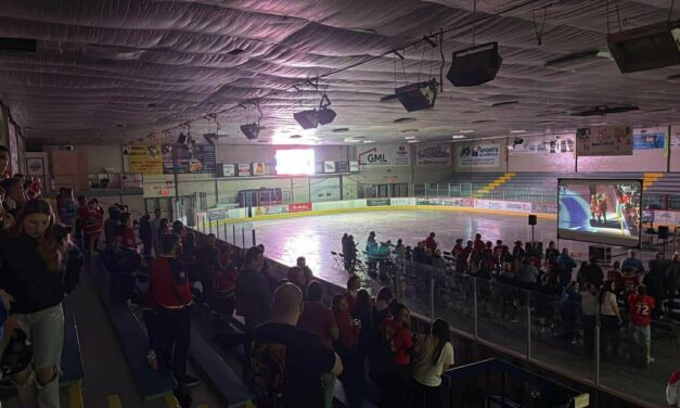 Une ambiance électrique au CSJL : Les Hurricanes l’emportent en prolongation face à Montréal !